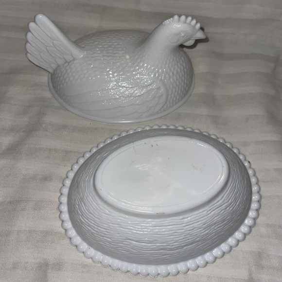 1960's Vtg Indiana Glass Nesting Hen Hen on Nest Covered Chicken dish Milk Glass - Picture 6 of 8
